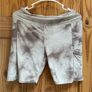 LA GROWN Neutral Tie-Dye Bike Shorts